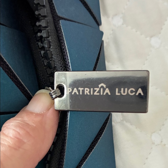 Patrizia Luca Teal and Gold Geometric Slanted Square Convertible Clutch - Picture 3 of 9